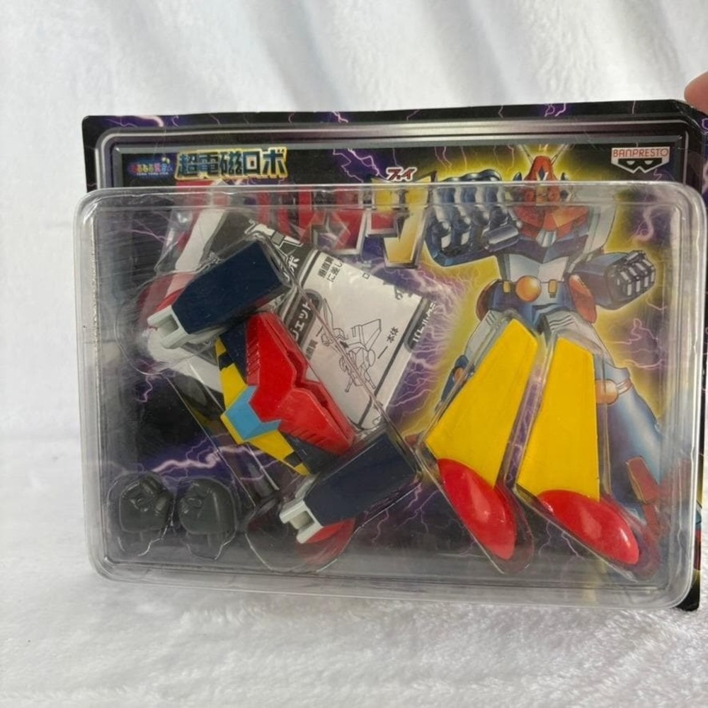 Combattler V Battle Jet Super Electromagnetic Action Figure Anime Toy BANPRESTO